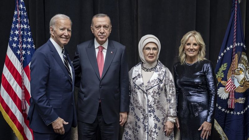 Cumhurbaşkanı Erdoğan, Joe Biden'ın liderlere verdiği yemeğe katıldı