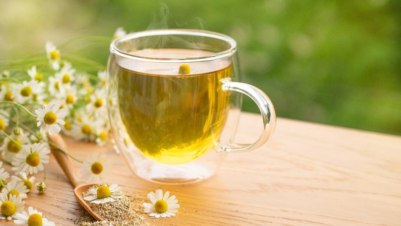 Stresle savaşmaya yardımcı olan 5 bitki çayı tarifi