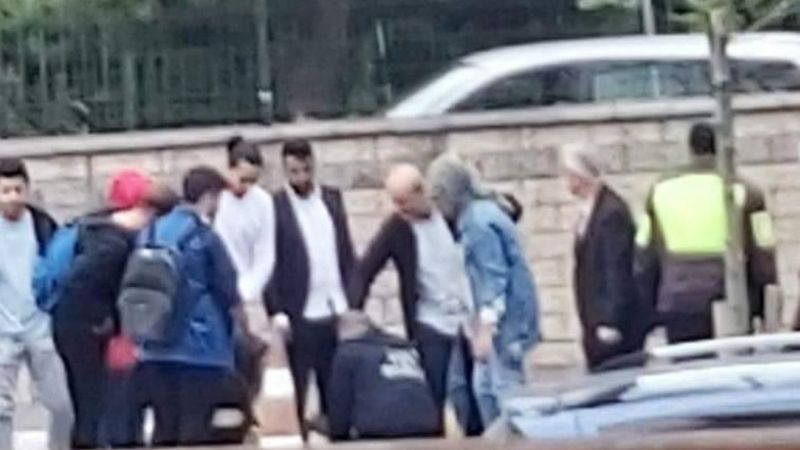 Küçükçekmece'de otomobilin çarptığı 2 öğrenci havaya savruldu