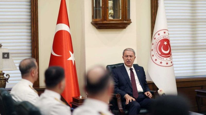 Hulusi Akar, Oramiral Tatlıoğlu ve bahriyelileri kabul etti