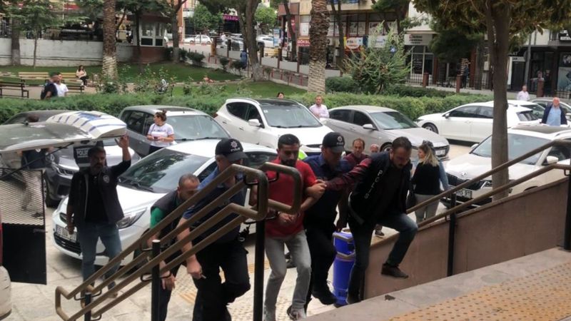 İzmir'de kalbinden bıçaklanan genç, yaşamını yitirdi