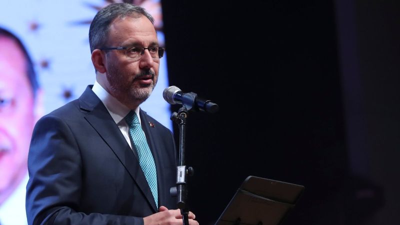 Muharrem Kasapoğlu, Yunus Emre anısına şiir okudu