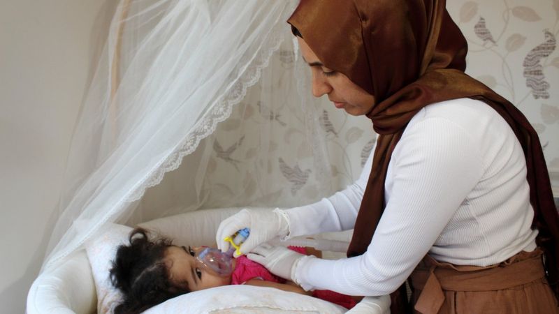 Antalya’da, SMA’lı Asel’in annesi: İstediği ayakkabıyı almak nimetmiş