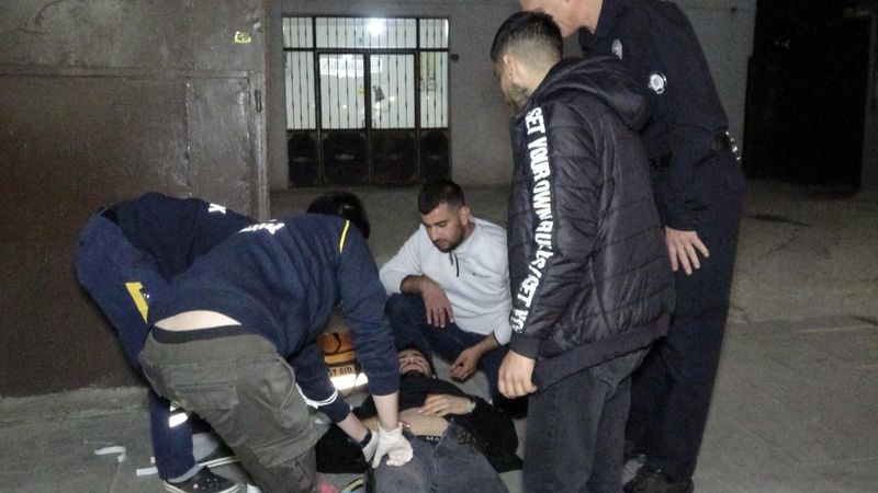 Erzurum'da, küpeli gence laf atıp bıçakladılar