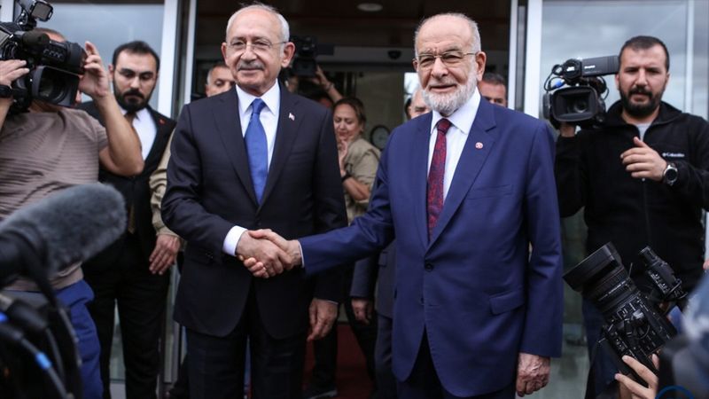 Kemal Kılıçdaroğlu, Temel Karamollaoğlu'nu ziyaret etti