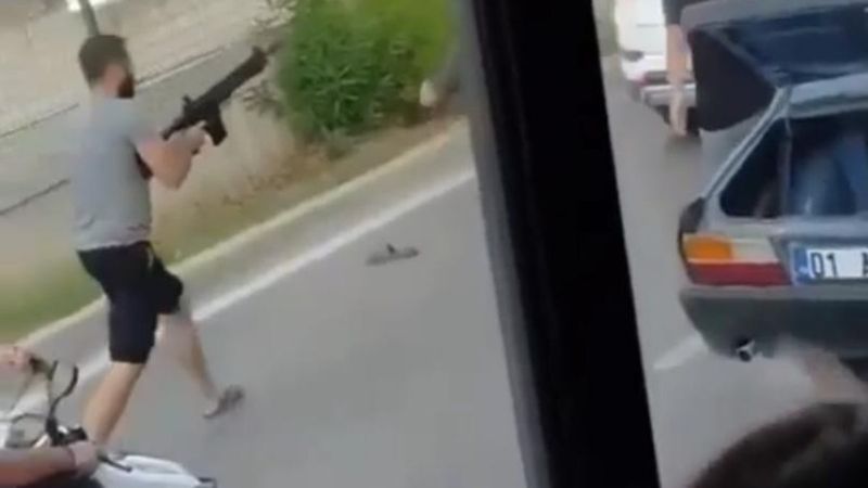 Adana’da yol verme kavgasında otomatik tüfekle ateş açtılar