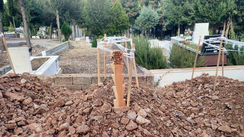 Muğla'da, göçmen faciasında ölenler kimsesizler mezarlığına defnedildi