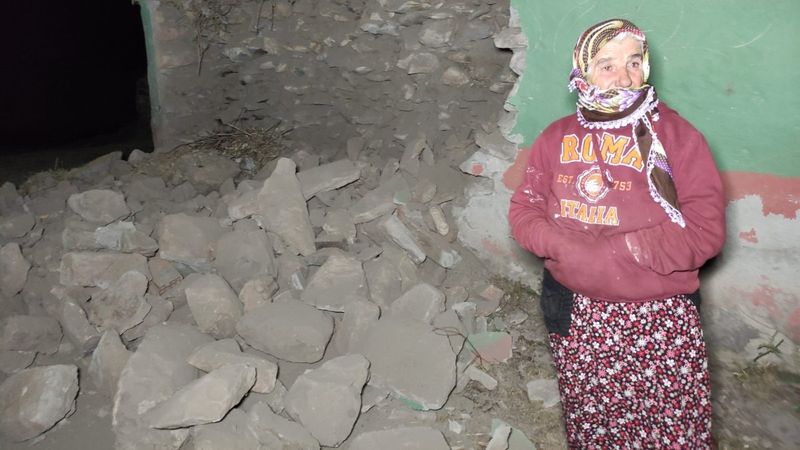 Ardahan Göle’de vatandaşlar geceyi sokakta geçirdi