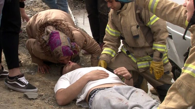 Sarıyer'de kaza yapan genci annesi sakinleştirdi