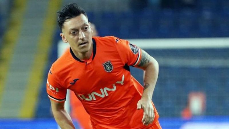 Mesut Özil ameliyat olacak