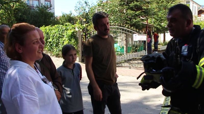 Bolu'da evdeki halıları kirleten itfaiye erinin helallik isteğine ilginç cevap