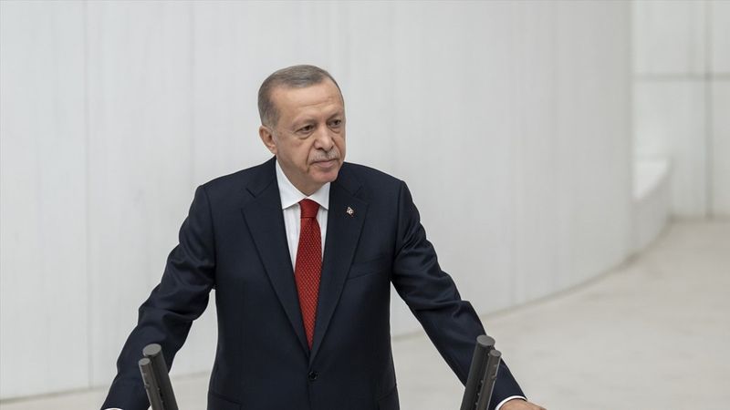 Cumhurbaşkanı Erdoğan HDP sıralarına bakarak söyledi: Terörü felç ettik