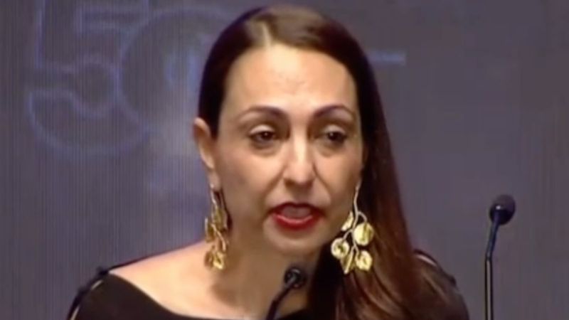 Altın Portakal'da Aslı Özge'den Çiğdem Mater'e mesaj