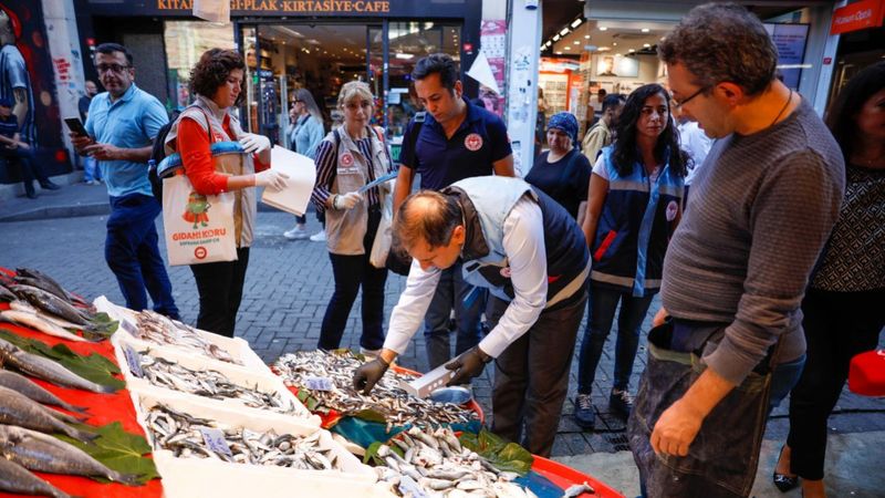 İstanbul'da balıkçılara '18 cm' denetimi