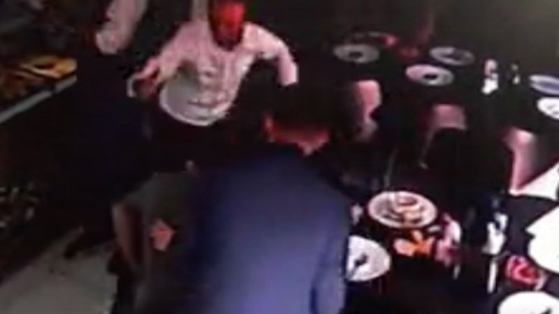 Sultangazi'deki kurye Heimlich manevrası hayat kurtardı