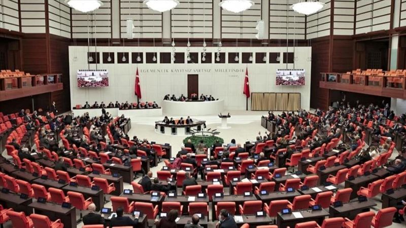 CHP başörtüsü teklifini Meclis'e sundu