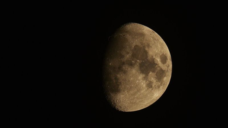 Bitlis'te şişkin ay, hayran bıraktı