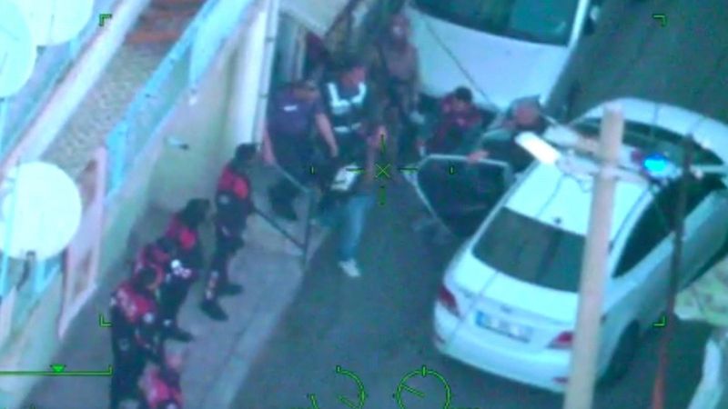 İzmir'de helikopter destekli operasyon