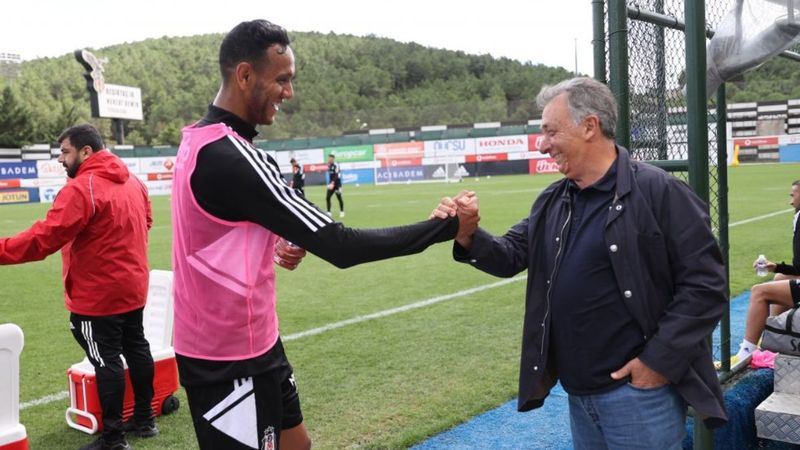 Ahmet Nur Çebi'den Beşiktaş antrenmanına ziyaret