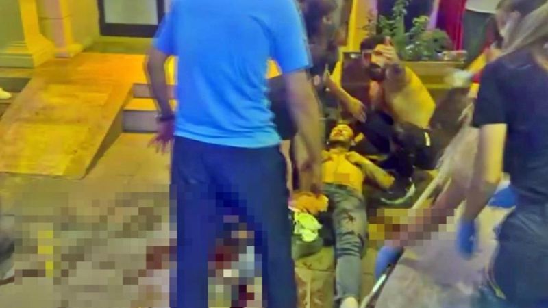 Antalya'da iki kişinin kavgasına dahil oldu, kasığından bıçaklandı