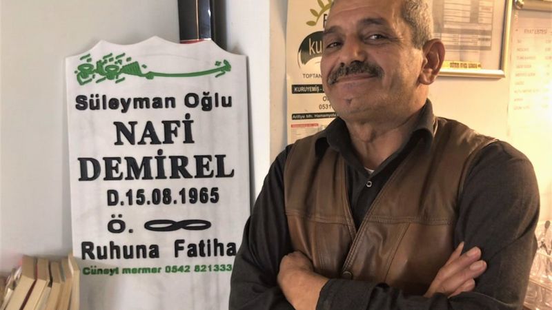 Eskişehir'de rüyasından etkilenen adam mezar taşını kendi elleriyle yaptırdı