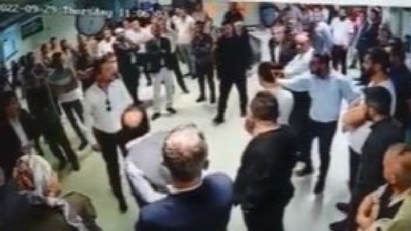 Hakkari'de, doktora saldıran CHP'li başkan ile kardeşi serbest bırakıldı