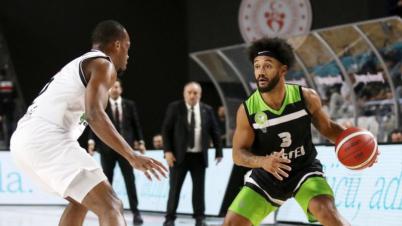 Beşiktaş, Manisa BBSK'ya mağlup oldu