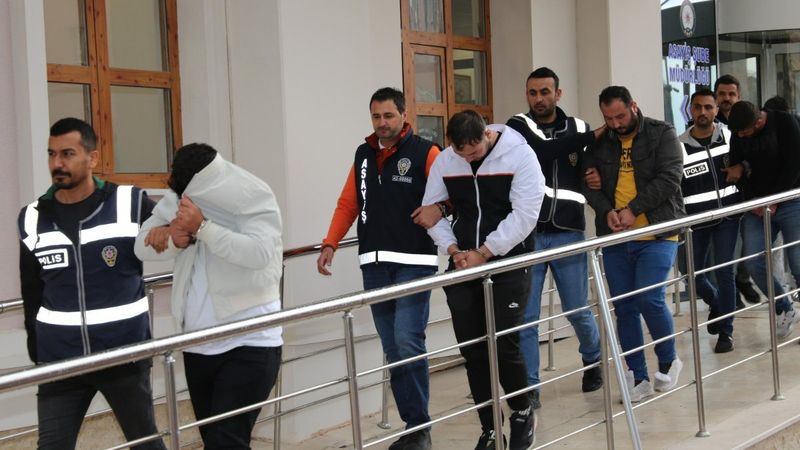 Konya'da sahte araç kiralama sitesi kurup 208 kişiyi dolandırdılar