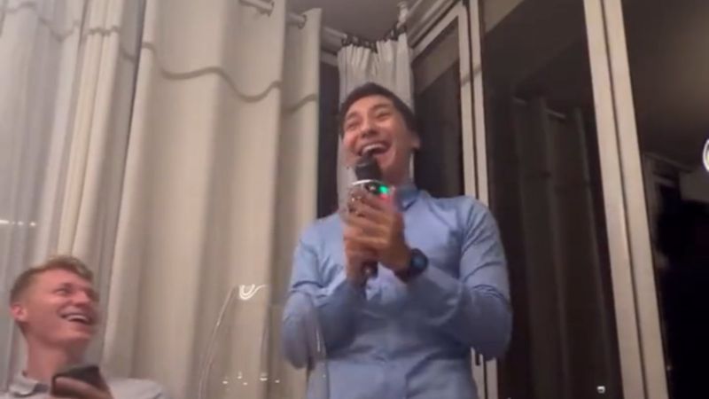 Emirhan İlkhan, Tarkan şarkısı söyledi