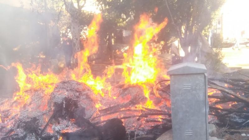Antalya'da tek katlı evde, 300 gram altın yandı