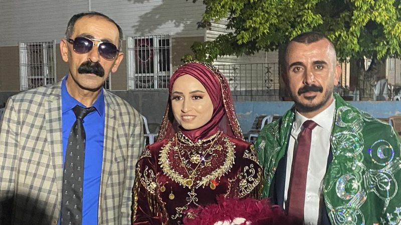 Bitlis'teki düğüne Tıvorlu İsmail katılıdı: Binlerce kişi akın etti