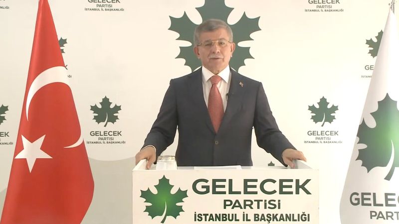 Ahmet Davutoğlu: Nefsimi tekrar ayaklar altına alıyorum