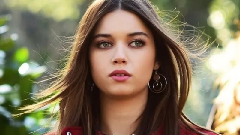 Yalı Çapkını'nın Seyran'ı Afra Saraçoğlu'ndan sütyensiz poz! Ceketinin önünü açtı: 