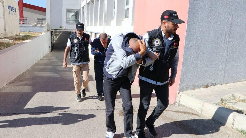 İBB'nin cenaze arabası ile uyuşturucu taşıyan 3 kişi tutuklandı