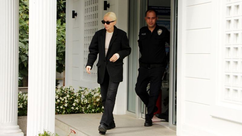 Gülşen, 4'üncü kez imza vermek için polis merkezine geldi