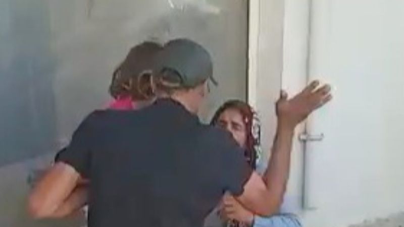 Antalya'da dilendirdiği karısını para için dövdü