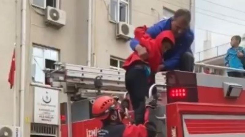 İzmir'de Aile Sağlığı Merkezinde yangın çıktı