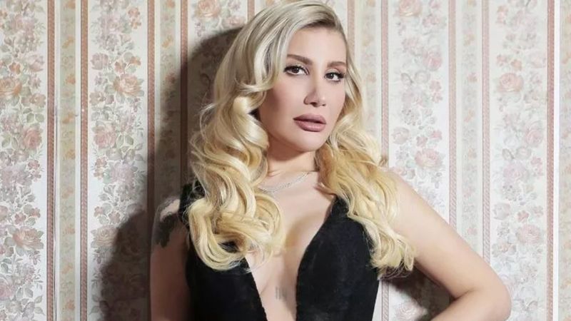 İrem Derici beyaz sütyeniyle sahalarda! 