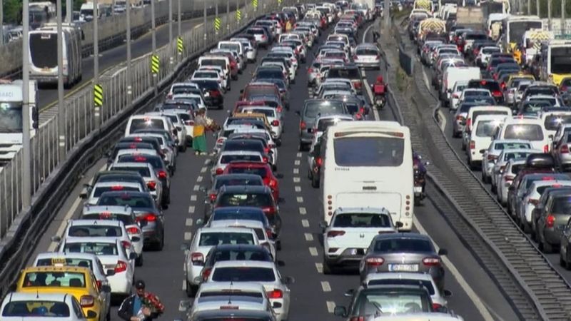 14 Ekim 2022 trafik yoğunluğu nasıl? Hangi yollar kapalı? İBB trafik yoğunluk haritası!