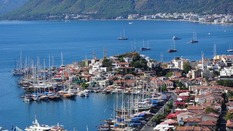 Muğla'da hareketli geçen sezon esnafın yüzünü güldürdü