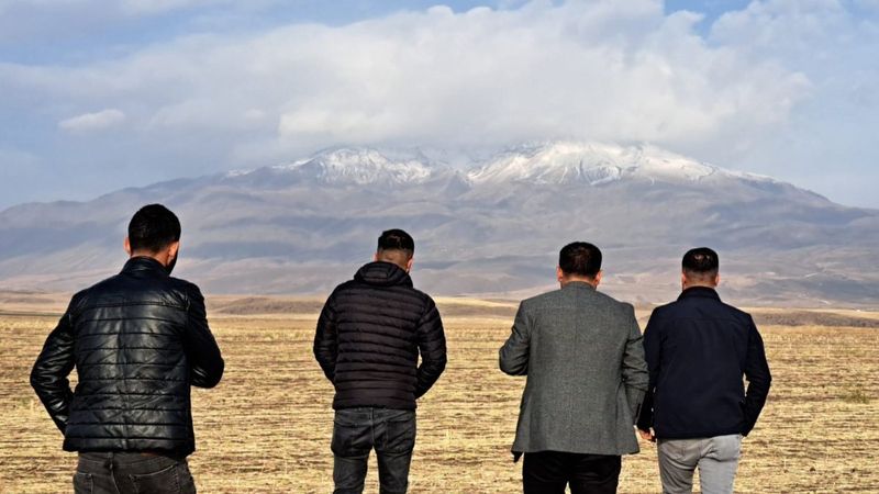 Bitlis'in Süphan Dağı'na sezonun ilk karı yağdı