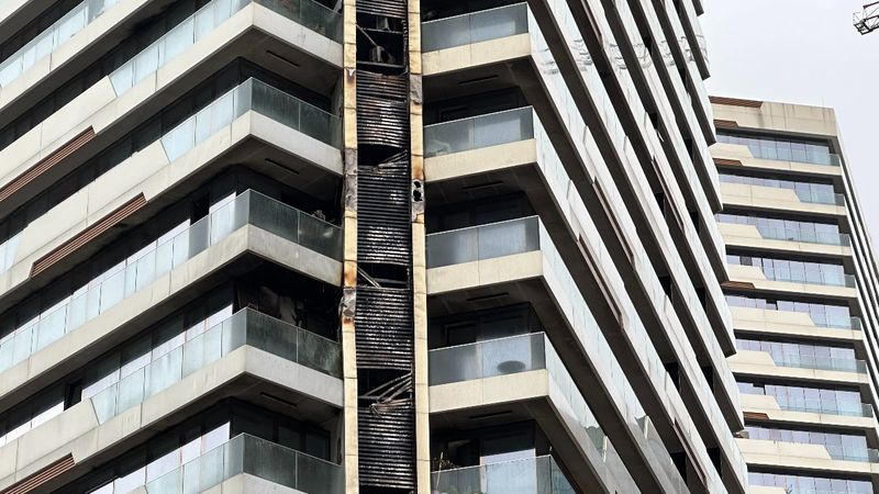 Kadıköy’de yanan rezidansta oluşan hasar gün aydınlanınca ortaya çıktı