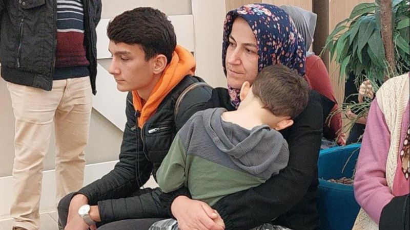 Yaralı madenci Erol Bulduk'un eşi: Durumu kritik ama iyileşecek