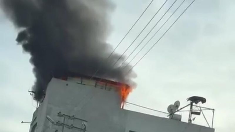 Adana'da odunlukta çıkan yangın korku dolu anlar yaşattı