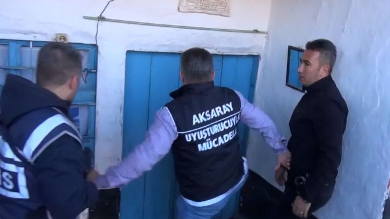 Aksaray'da yakalama kararı olan şahıslara operasyon
