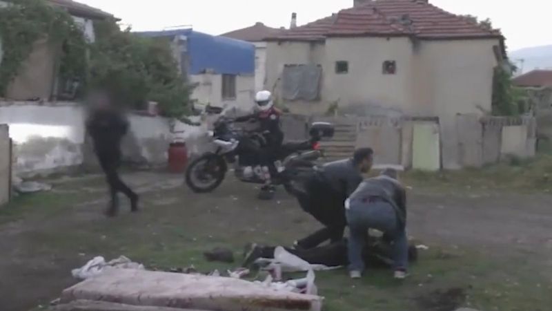 Kayseri'de bağ evi hırsızları suçüstü yakalandı