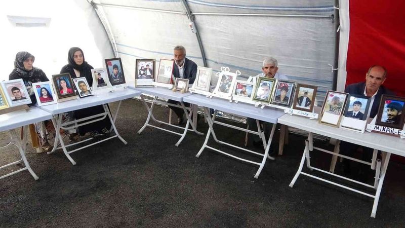 Terör mağduru aileler evlatlarının yolunu gözlüyor
