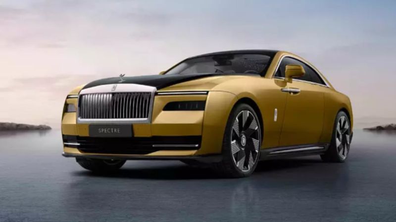 Rolls Royce, ilk elektrikli modeli Spectre'yi tanıttı