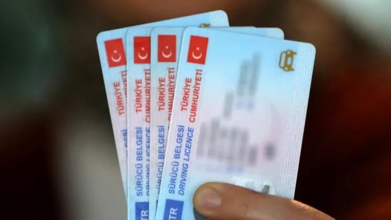Eski tip sürücü belgesini yenilemeyenlere uyarı
