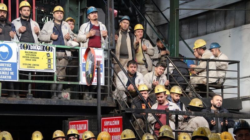 Zonguldak'ta madenciler Bartın şehitleri için dua etti